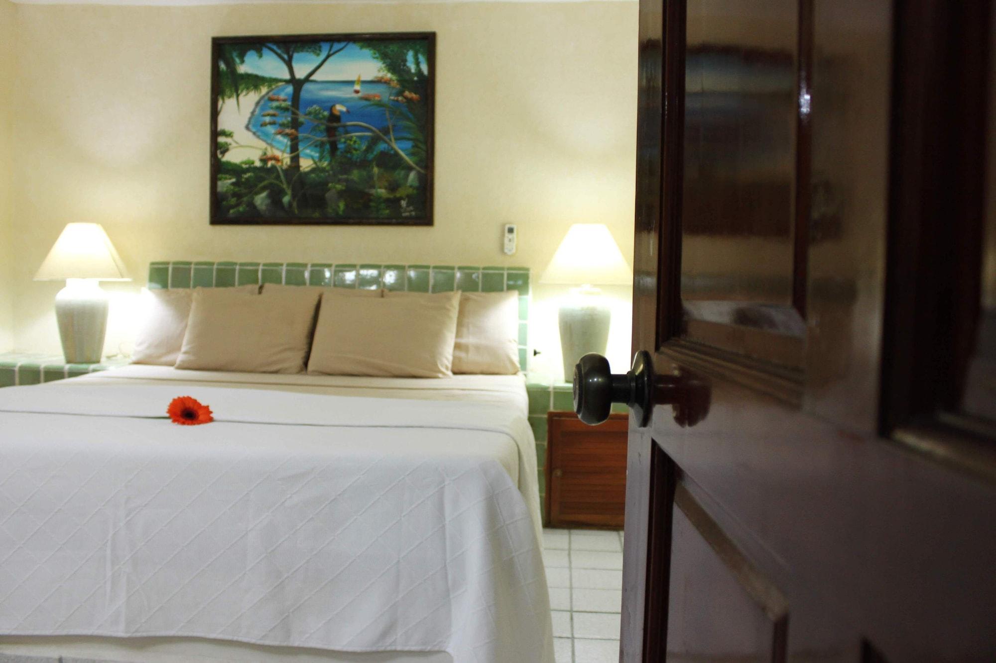 Отель Coral Ixtapa Икстапа Экстерьер фото