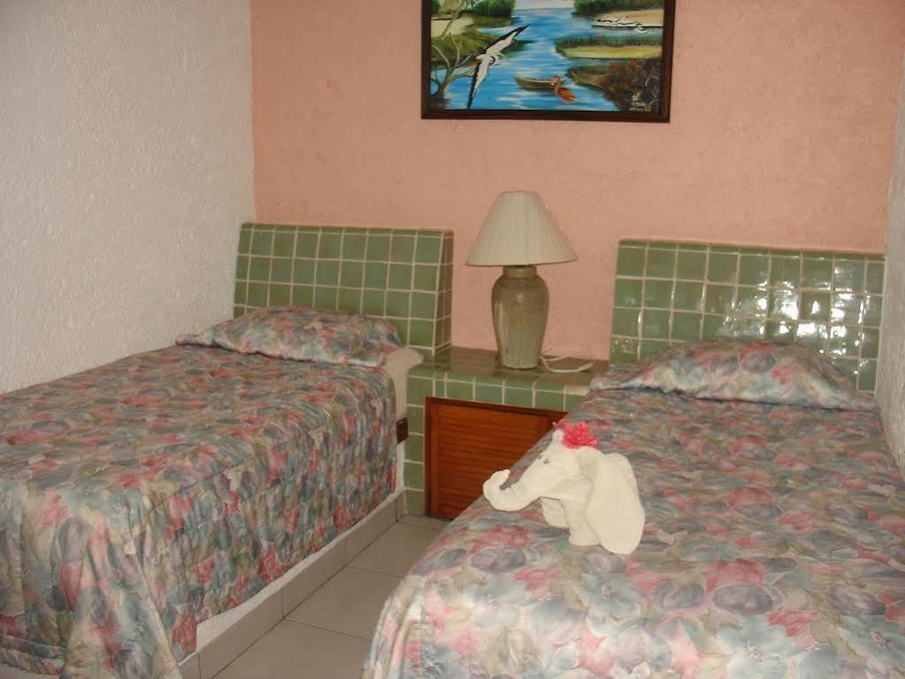 Отель Coral Ixtapa Икстапа Экстерьер фото